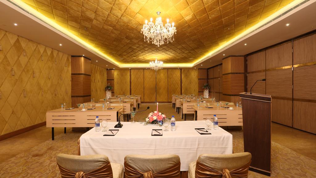 Country Inn & Suites By Radisson, Meerut Eksteriør bilde