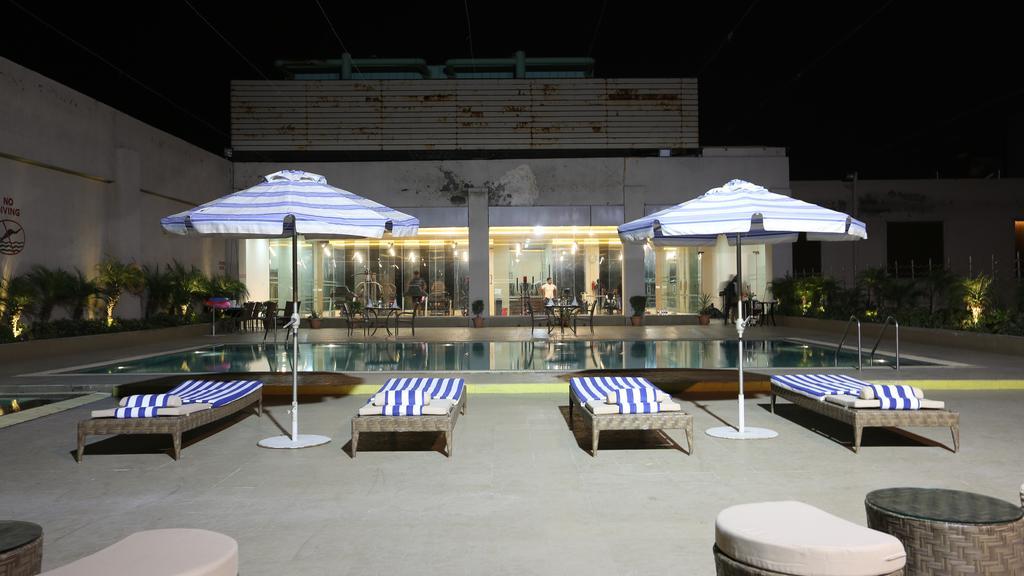 Country Inn & Suites By Radisson, Meerut Eksteriør bilde