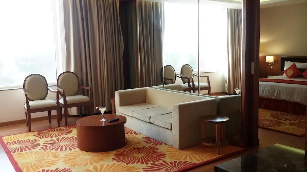 Country Inn & Suites By Radisson, Meerut Eksteriør bilde