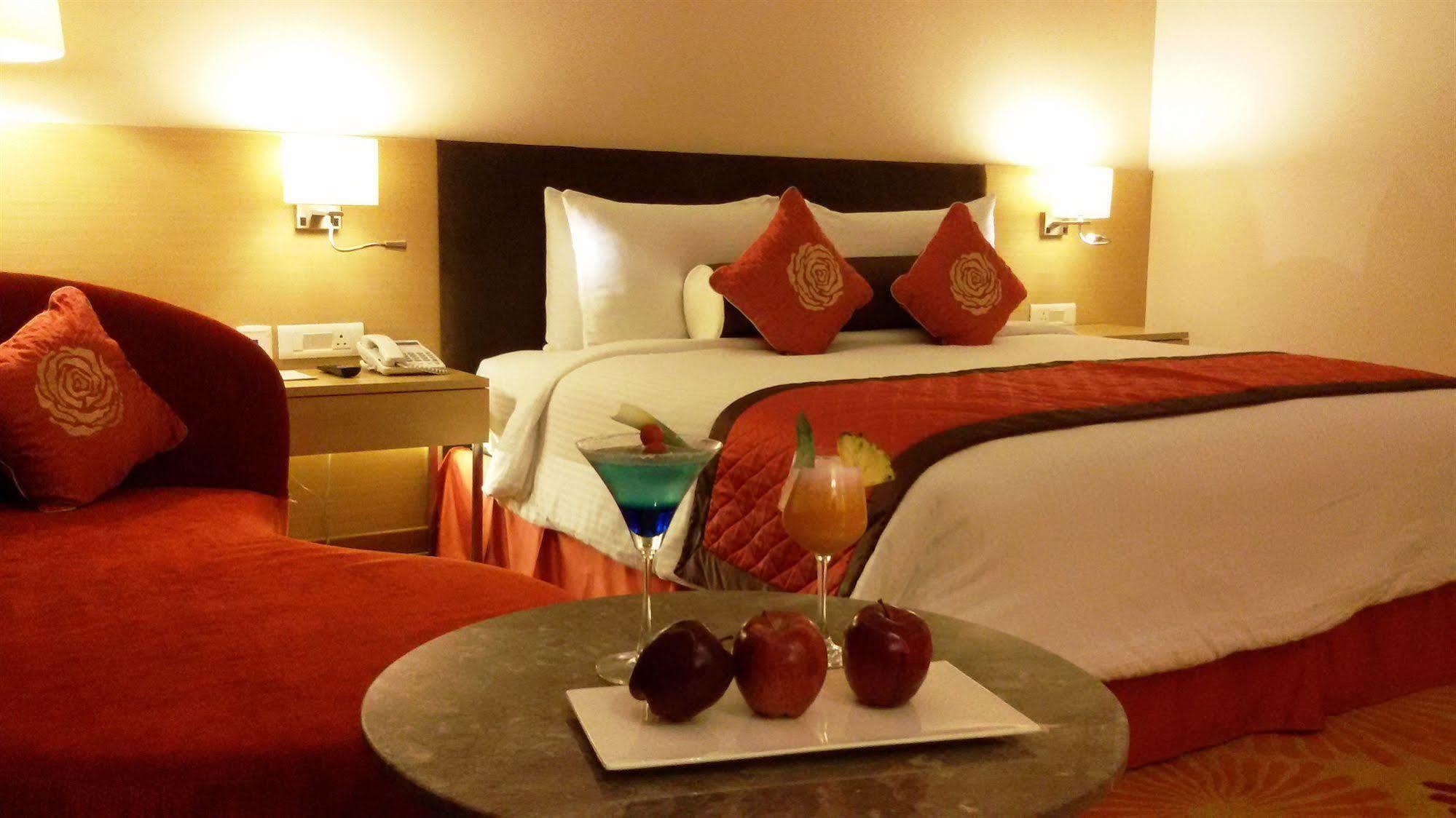 Country Inn & Suites By Radisson, Meerut Eksteriør bilde